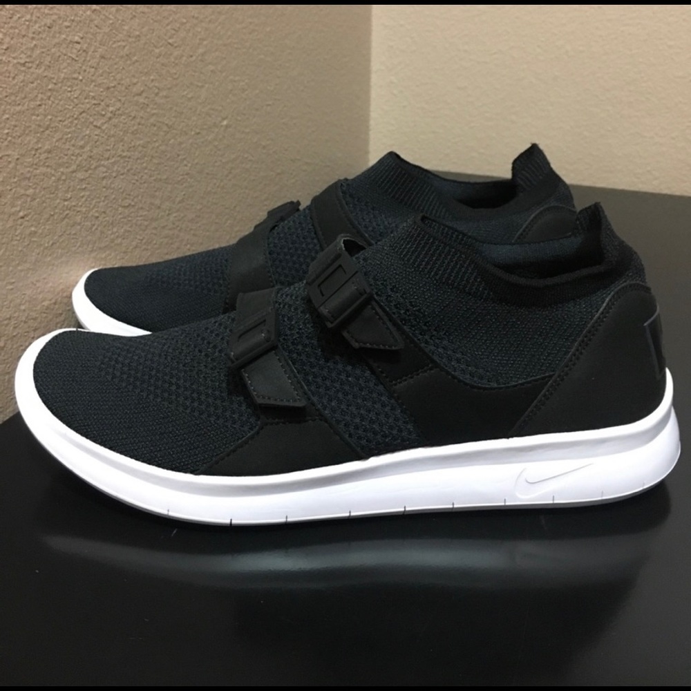 Nike Air Sockracer Flyknit